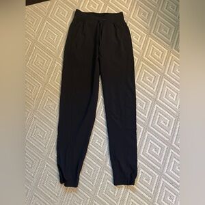 Lululemon License to Train High-Rise Pant
Black
